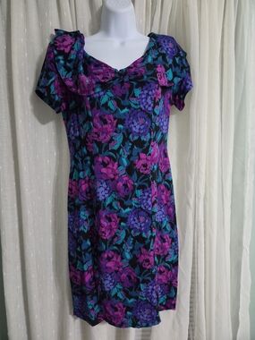 VTG Dawn Joy Floral Scoop Neck Dress in Purple & Teal